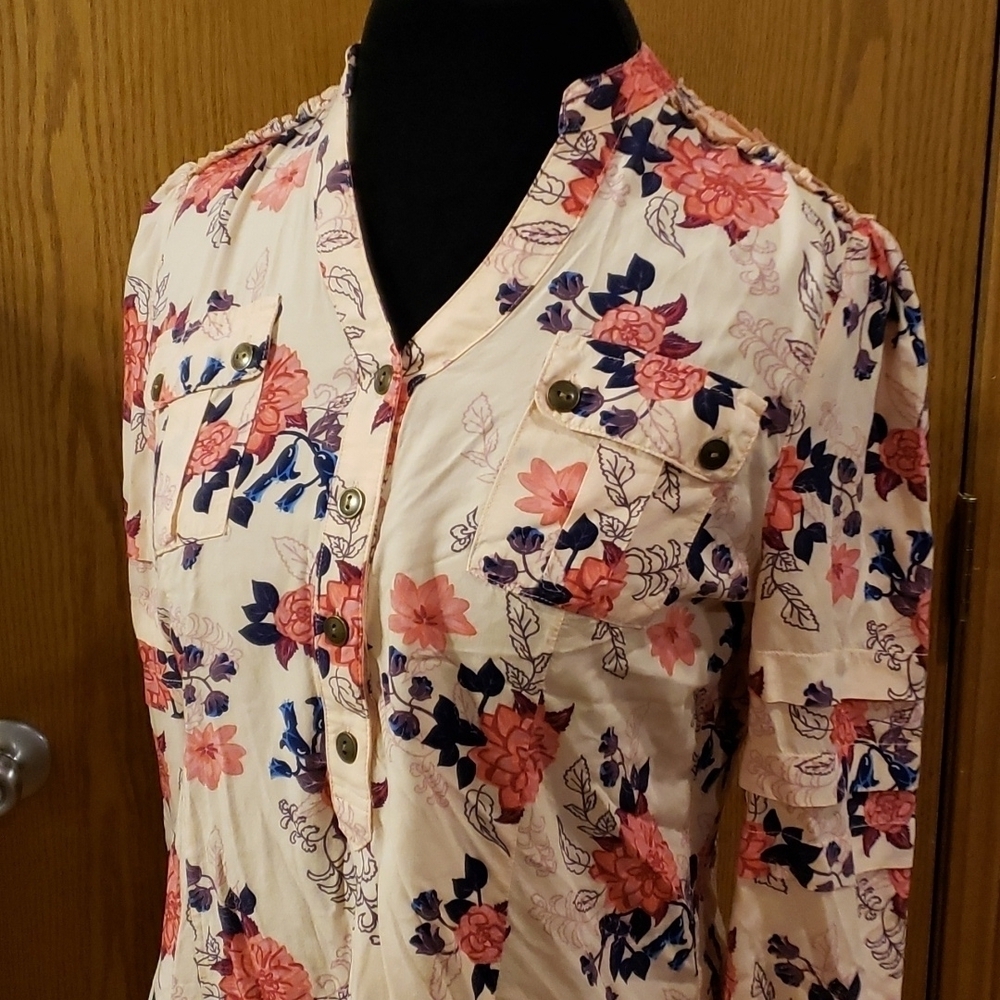 Matilda Jane floral 3/4 button down light comfy blouse